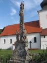 Pohľad na mariánsky stĺp Pohľad na mariánsky stĺp