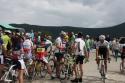 Záber na cyklistov pred štartom Záber na cyklistov pred štartom