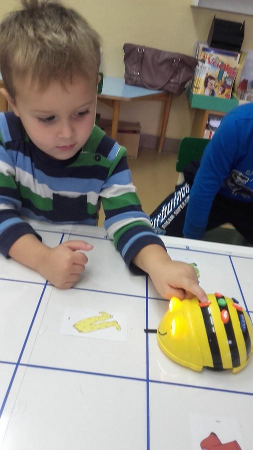 Fotogaléria Programujeme včielku BEE Bot (7) Programujeme včielku BEE Bot