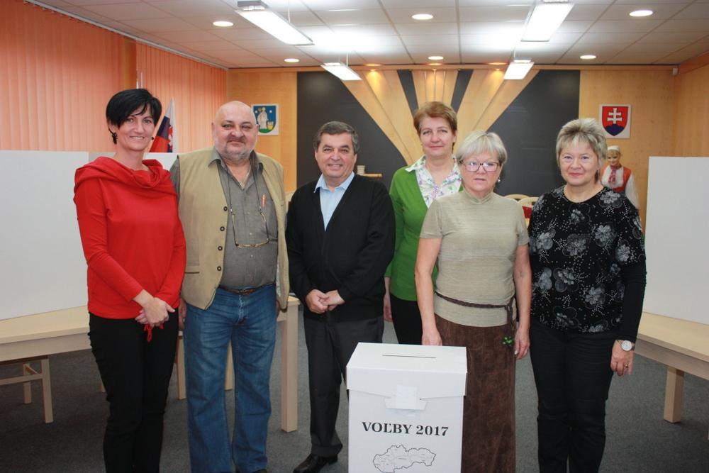 Fotogaléria 4.11.2017 Voľby do VÚC (3) 4.11.2017 Voľby do VÚC