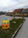 Veľkonočná výzdoba na križovatke Veľkonočná výzdoba na križovatke